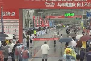 解说：马刺仍然是丢了主场的一方 要带着这股气势打到明尼苏达去